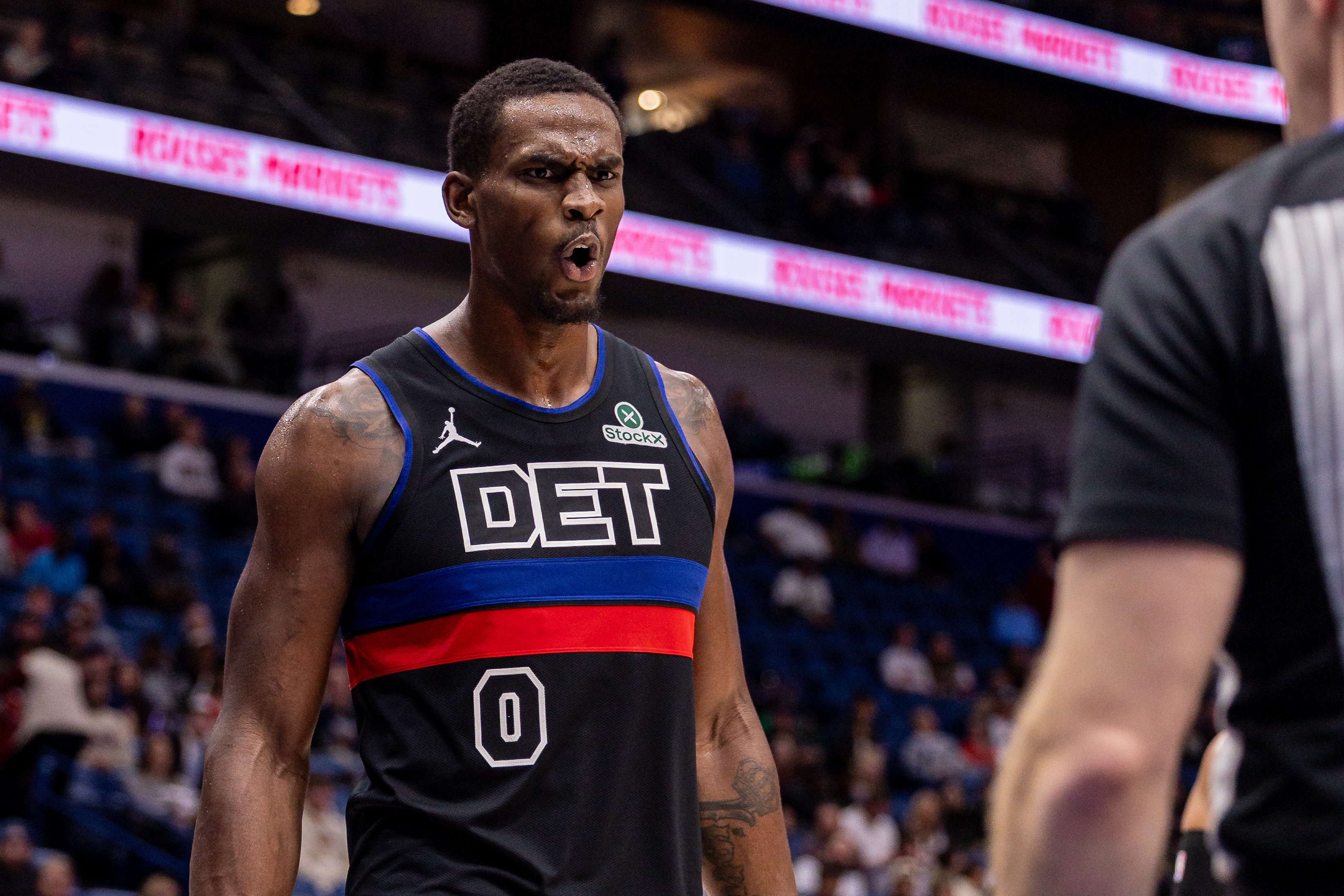 杜伦：从跳球开始就要进入状态 问题在我们自身球队会变得更好