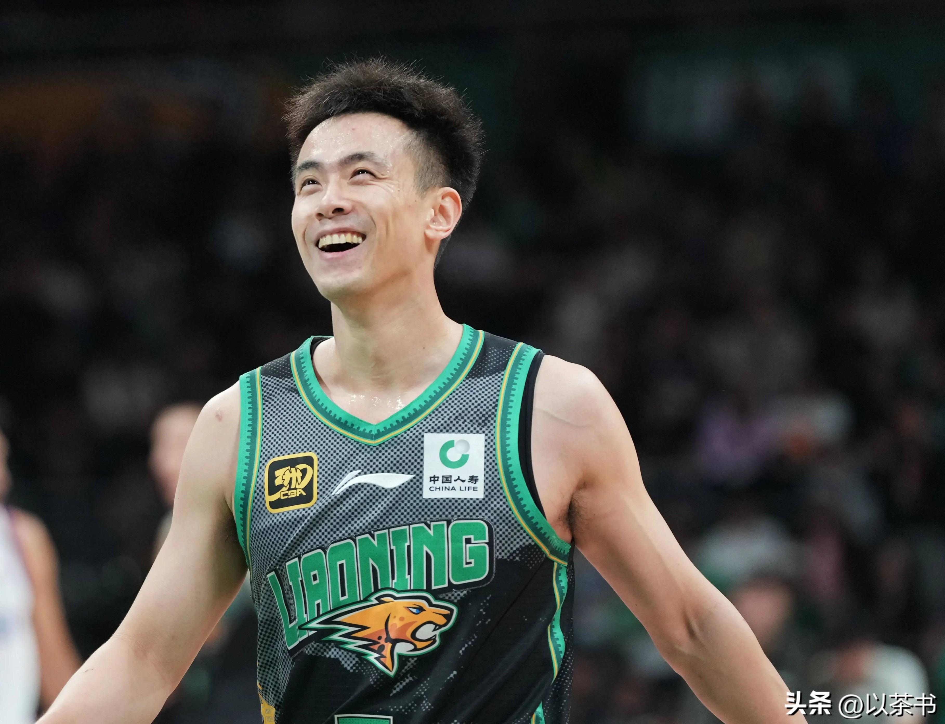 赵继伟：年薪高达600万，曾拿4次CBA总冠军，妻子是人艺话剧演员